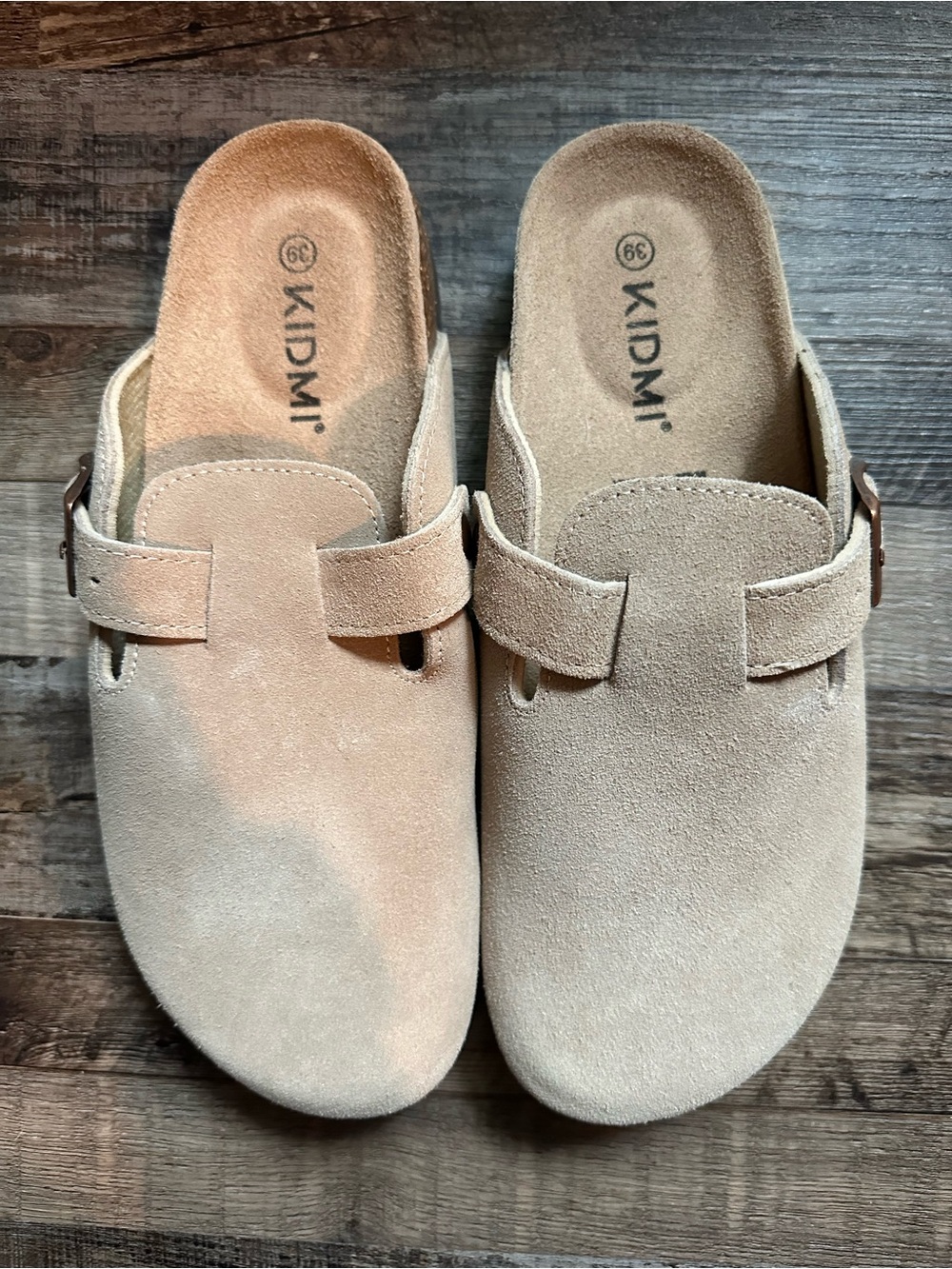 NWOT Kidmi Suede Clog Mules